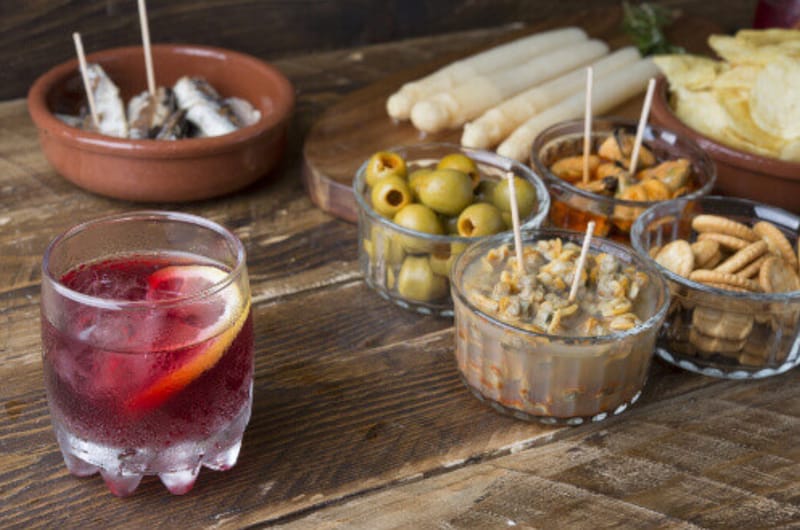 The vermut casero: a mid-afternoon ritual the Gothic Quarter does better than anywhere else in the city.