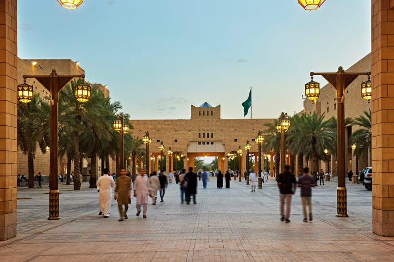 At the heart of Qasr al-Hukm District, Alsafat Square showcases the culture of Saudi Arabia through its historic architecture
