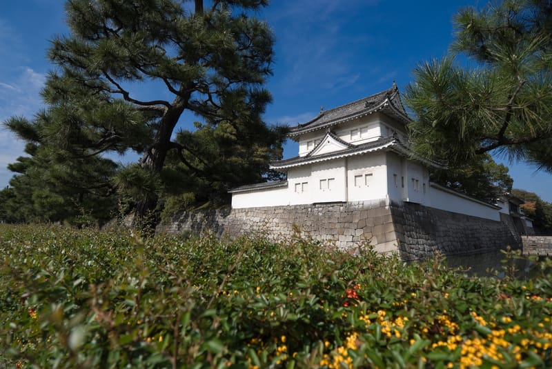 Built in 1603 by Tokugawa Ieyasu, Nijō Castle is a UNESCO World Heritage Site in Kyoto famed for its ornate Edo-period architecture and